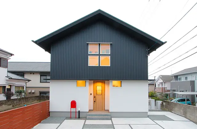 鹿児島市星ヶ峯にて「三角屋根のかわいい家」の完成見学会【4/25,26