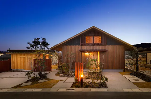 「癒し〜広目天〜」松下和代 氏 作 松下孝建設｜注文住宅を鹿児島で建てる - カゴスマ