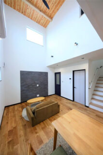 畳敷きのスキップフロアのある2階建の家 - 感動 - 建築事例