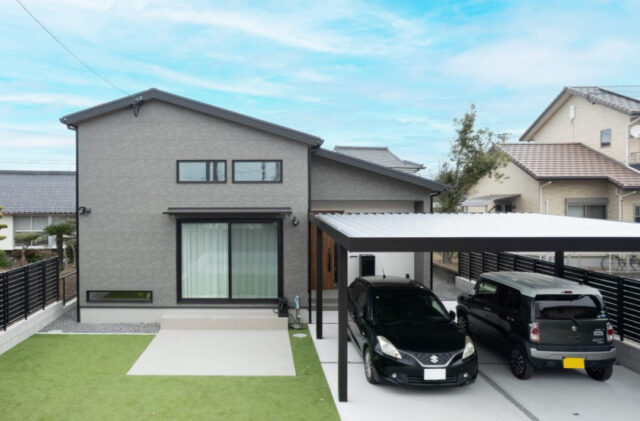 木のぬくもりに包まれる勾配天井とスキップフロアが織りなす機能美あふれる住まい - 感動 - 外観