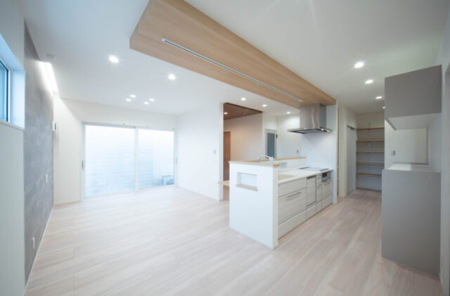 明るいLDKと効率的な水回り動線が整った暮らしを叶える住まい - 感動 - LDK