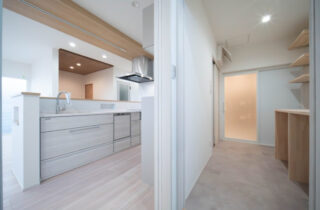 明るいLDKと効率的な水回り動線が整った暮らしを叶える住まい - 感動 - キッチン・水回り