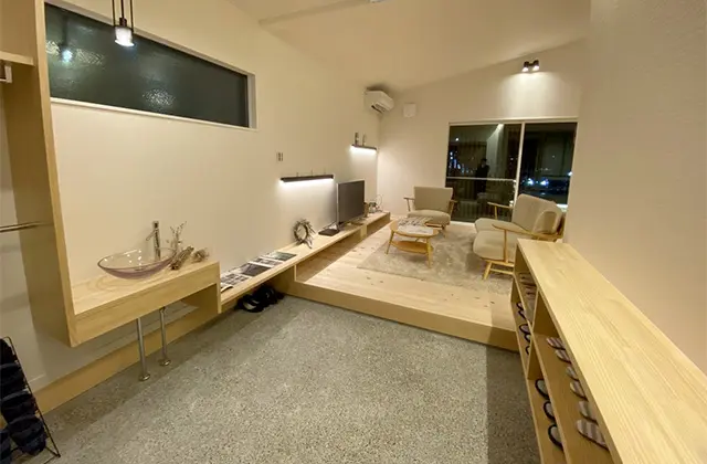 2階天井まで続く開放的な吹き抜けとロフトのある家 注文住宅を鹿児島で建てる カゴスマ