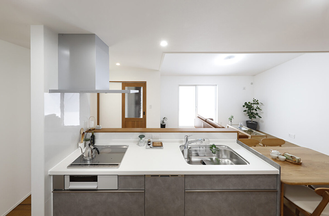 キッチン - 姶良平屋モデルハウス「太陽光発電と高断熱仕様のシンプルモダンの家」(姶良市) - センチュリーハウス