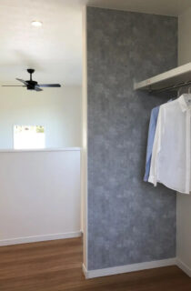 白いキューブ型の外観と吹き抜けから光が降り注ぐ4LDKの住まい - センチュリーハウス - WIC