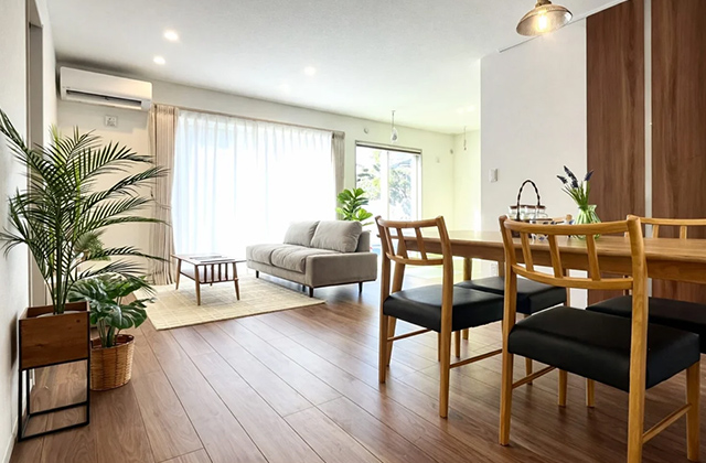 リビング - 中郷平屋モデルハウス「1.5帖のパントリーと土間収納のある4LDKモダン平屋」(薩摩川内市) - センチュリーハウス