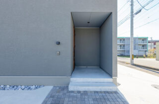 玄関ポーチ - 施工事例 - チェックハウスプラス