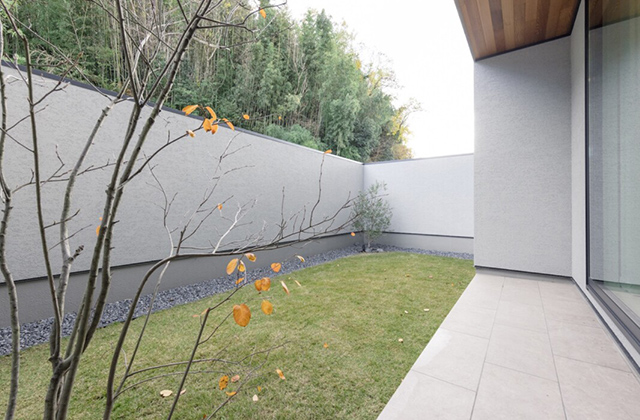 中庭 - 施工事例 - チェックハウスプラス