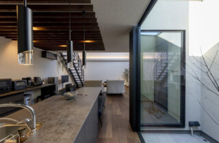 キッチン・中庭 - 施工事例 - チェックハウスプラス