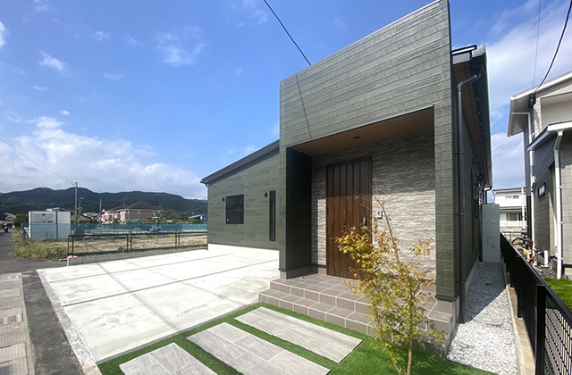 家事も育児もスムーズな回遊動線のある快適な平屋 - 中央ハウス