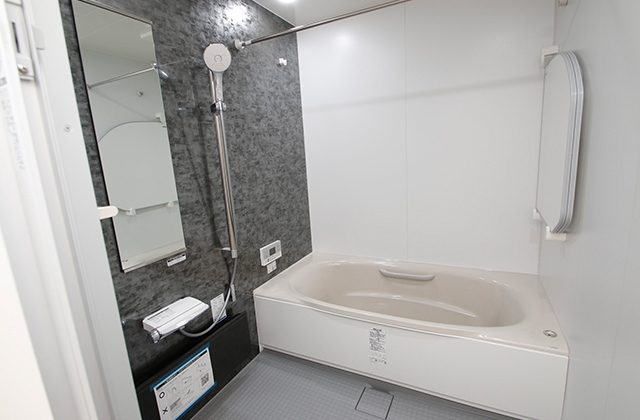 浴室 - モダンなデザインと機能性を兼ね備えた上質な住まい クロノスホーム