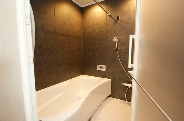 浴室 - 洗練されたデザインの4LDKモダンハウス クロノスホーム