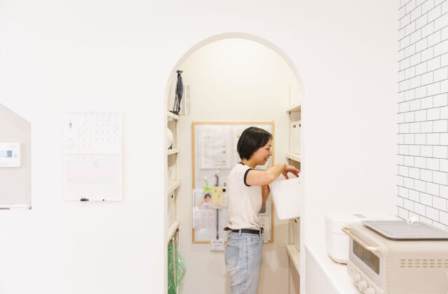 家族が伸び伸びと暮らせる機能性を重視した平屋 - デイジャストハウス - パントリー