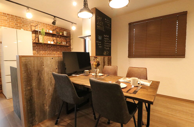 LDK - 薩摩川内大王町モデルハウス(平屋)「味わいある木目のビンテージな雰囲気の平屋」(薩摩川内市) デイジャストハウス