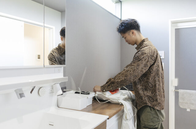 重厚感のある佇まいのシック×モダンな平屋 - 国分ハウジング - サニタリールーム