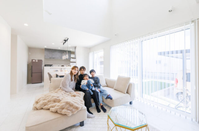 ほどよいラグジュアリー感のある開放的で落ち着く2階建て - 国分ハウジング - LDK