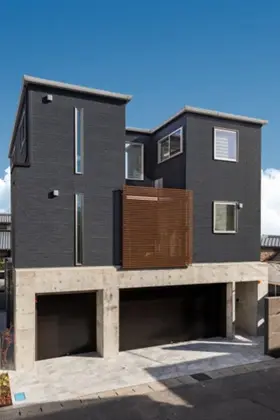 コンクリート打ちっ放しのビルトインガレージのある5ldkの家 注文住宅を鹿児島で建てる カゴスマ