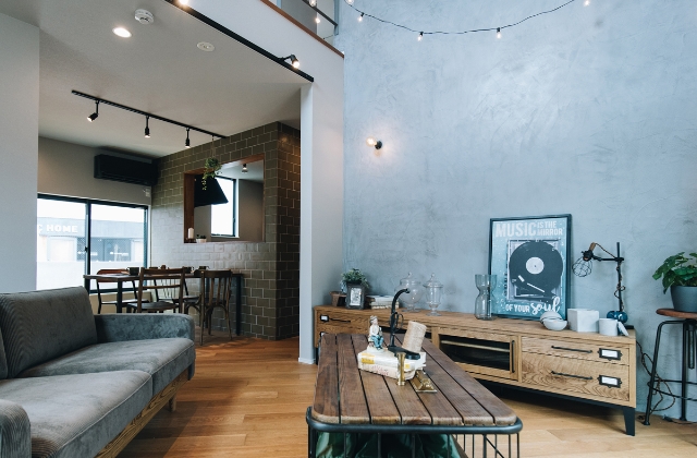 素材やパーツ、家具で自分らしくいられるかっこいい空間をデザイン NOIR_クラシックホーム