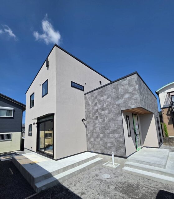 南さつま市加世田にて「開放感あふれる吹き抜けリビングのある2階建て」の完成見学会【10/11-13】