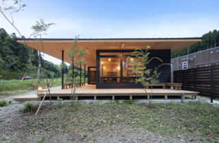 建築美と風景が共鳴する木の温もりと開放感に包まれる平屋 - marukawa - 外観