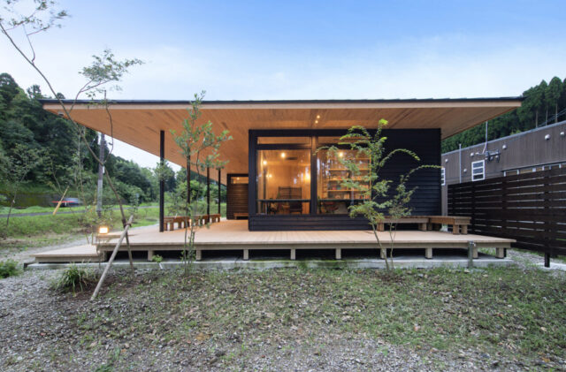 建築美と風景が共鳴する木の温もりと開放感に包まれる平屋 - marukawa - 外観