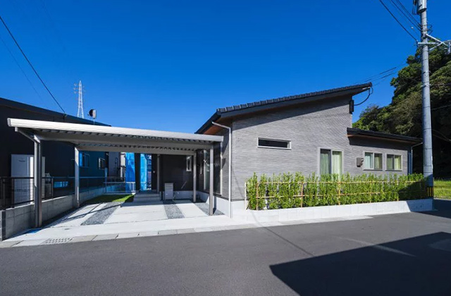重厚感のある陶器瓦の屋根のパッシブデザイン住宅 MBCハウス
