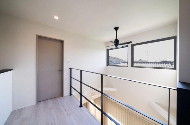 吹き抜けとヌックがある大空間と家事ラク動線を両立した趣味を愉しむ2階建て - MBCハウス - 2階