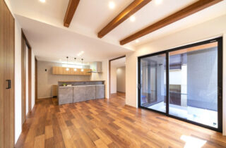 広さ・動線・収納力のすべてを兼ね備えた将来まで安心して暮らせるモダンな住まい - MBCハウス - LDK