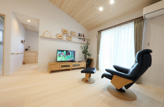 mominoki_家族の将来の暮らしまで柔軟に考えられた２階建のお家