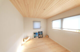 家事ラクを実現するどの世代も心地良いコンパクトな28坪2世帯住宅 - もみの木ハウス・かごしま - 2階洋室