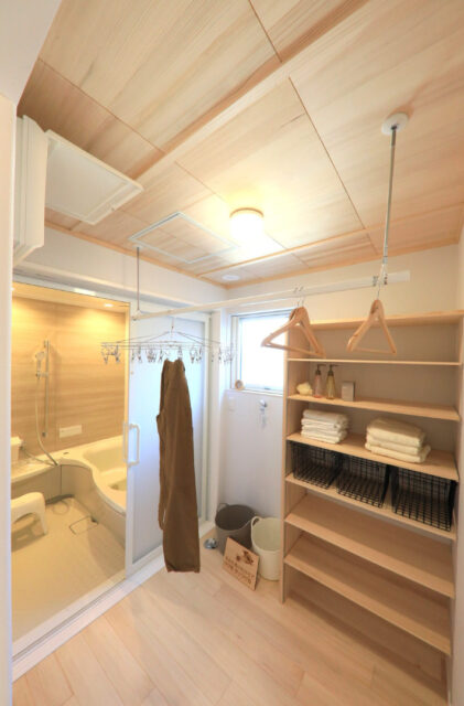 家事ラクを実現するどの世代も心地良いコンパクトな28坪2世帯住宅 - もみの木ハウス・かごしま - サニタリールーム