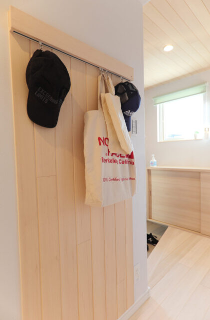 家事ラクを実現するどの世代も心地良いコンパクトな28坪2世帯住宅 - もみの木ハウス・かごしま - おでかけハンガー