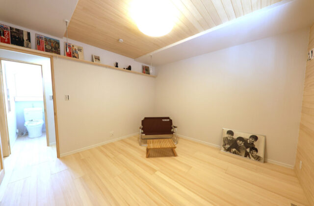 もみの木の柔らかな風合いと家事ラク動線が調和した平屋 - もみの木ハウス・かごしま - 寝室