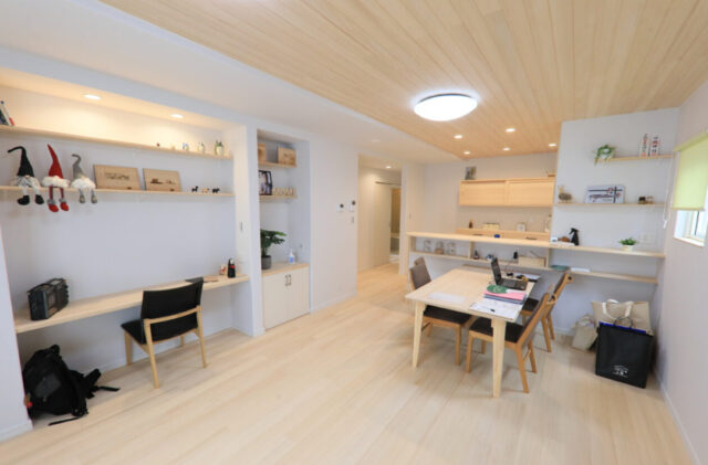 コンパクトなのに開放的で快適な20坪台木の平屋 - もみの木ハウス・かごしま - LDK・スタディスペース