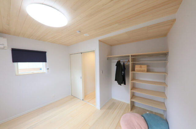 コンパクトなのに開放的で快適な20坪台木の平屋 - もみの木ハウス・かごしま - 洋室