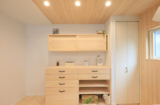 コンパクトなのに開放的で快適な20坪台木の平屋 - もみの木ハウス・かごしま - 食器棚