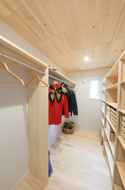 コンパクトなのに開放的で快適な20坪台木の平屋 - もみの木ハウス・かごしま - クローゼット