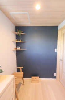 もみの木の香りと光が調和するライフステージに寄り添う2階建て - もみの木ハウス・かごしま - 玄関