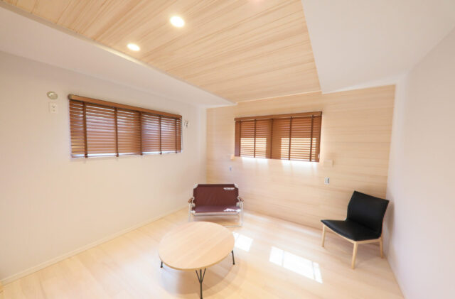 もみの木の香りと光が調和するライフステージに寄り添う2階建て - もみの木ハウス・かごしま - 寝室