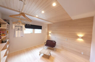 将来を見据えた小屋裏のある機能美を凝縮したコンパクトハウス - もみの木ハウス・かごしま - 寝室