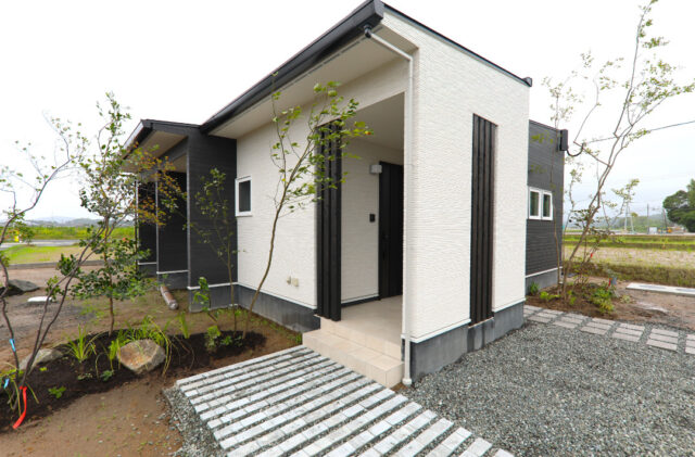 家事ラクを叶える動線×木の特性と将来を見据えた柔軟な設計が光る平屋 - もみの木ハウス・かごしま - 外観