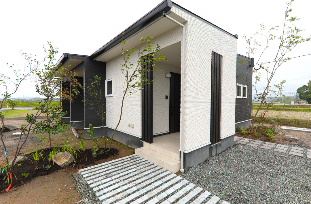 家事ラクを叶える動線×木の特性と将来を見据えた柔軟な設計が光る平屋 - もみの木ハウス・かごしま - 外観