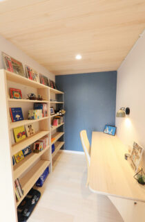 家事ラクを叶える動線×木の特性と将来を見据えた柔軟な設計が光る平屋 - もみの木ハウス・かごしま - スタディスペース