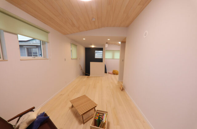 立体的な開放感と回遊動線が快適な暮らしを叶える平屋のような2階建て - もみの木ハウス・かごしま - 子ども部屋