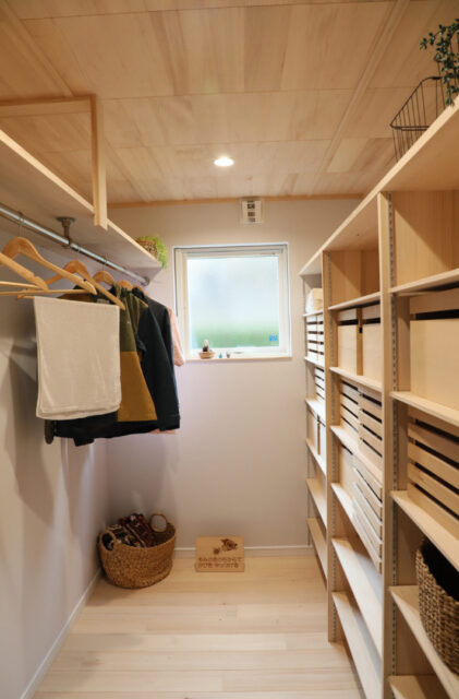 立体的な開放感と回遊動線が快適な暮らしを叶える平屋のような2階建て - もみの木ハウス・かごしま - WIC