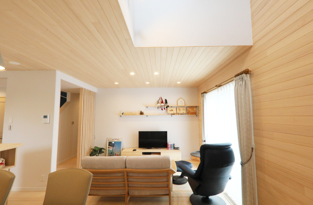 姶良 体験型モデルハウス「木の風合いに包まれる空気がきれいな2階建て」 (姶良市) - もみの木ハウス - リビング