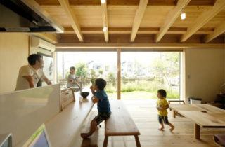 リビング - 開放的な空間で四季を感じられる理想の平屋 - 建築実例 - MOOK HOUSE