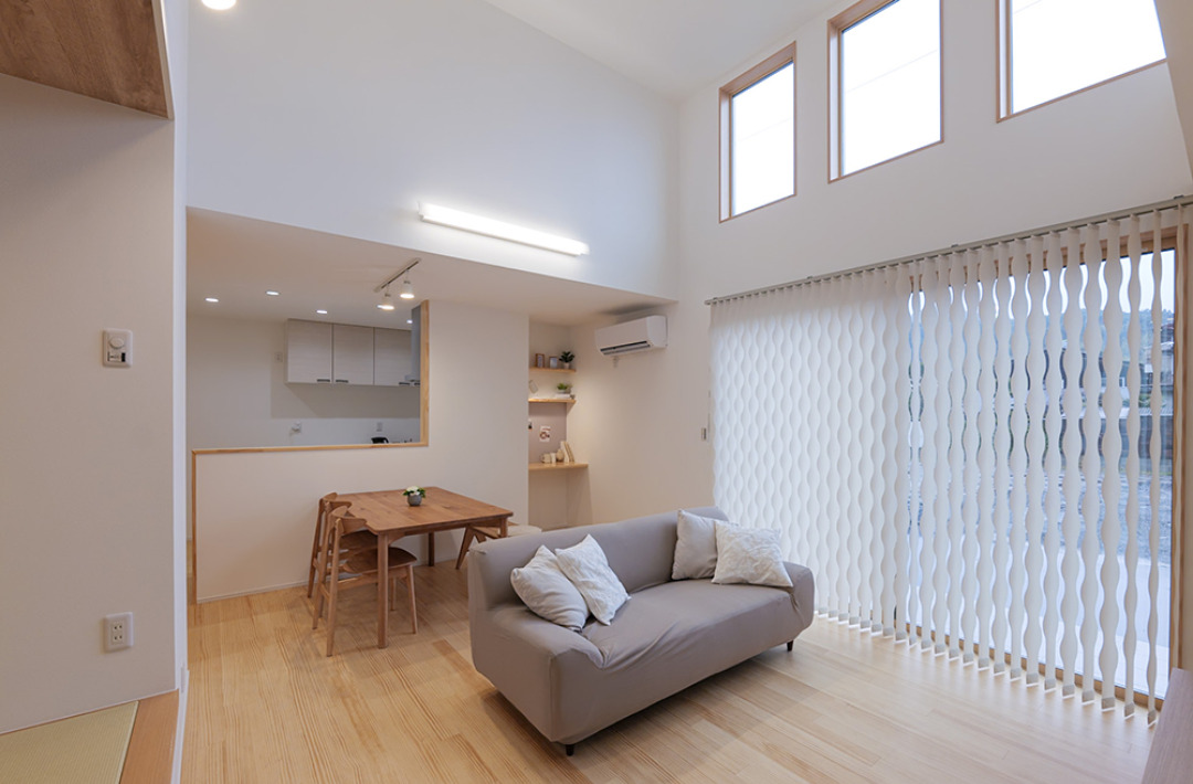 鍋倉モデルハウス「吹き抜けで開放的な自然素材にこだわった平屋」(姶良市) - なごみ工務店 - LDK