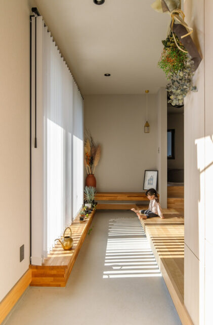 三角屋根と土間が心地よい洗練された平屋 - 中池組 - 土間
