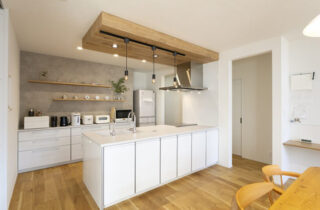 キッチン - 心にゆとりが生まれる間取りの平屋 NEOデザインホーム